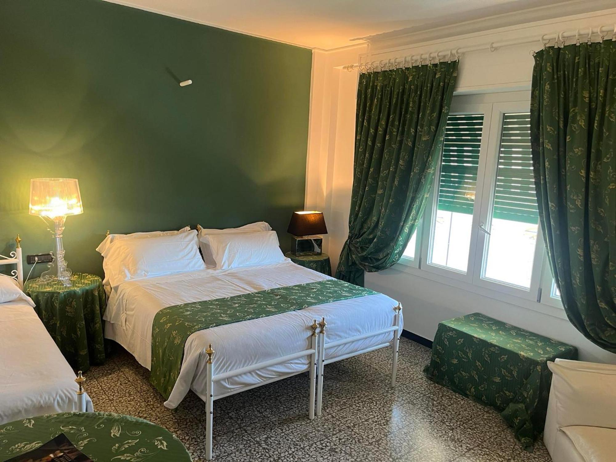 Eveline Portosole Hotel Sanremo Eksteriør billede
