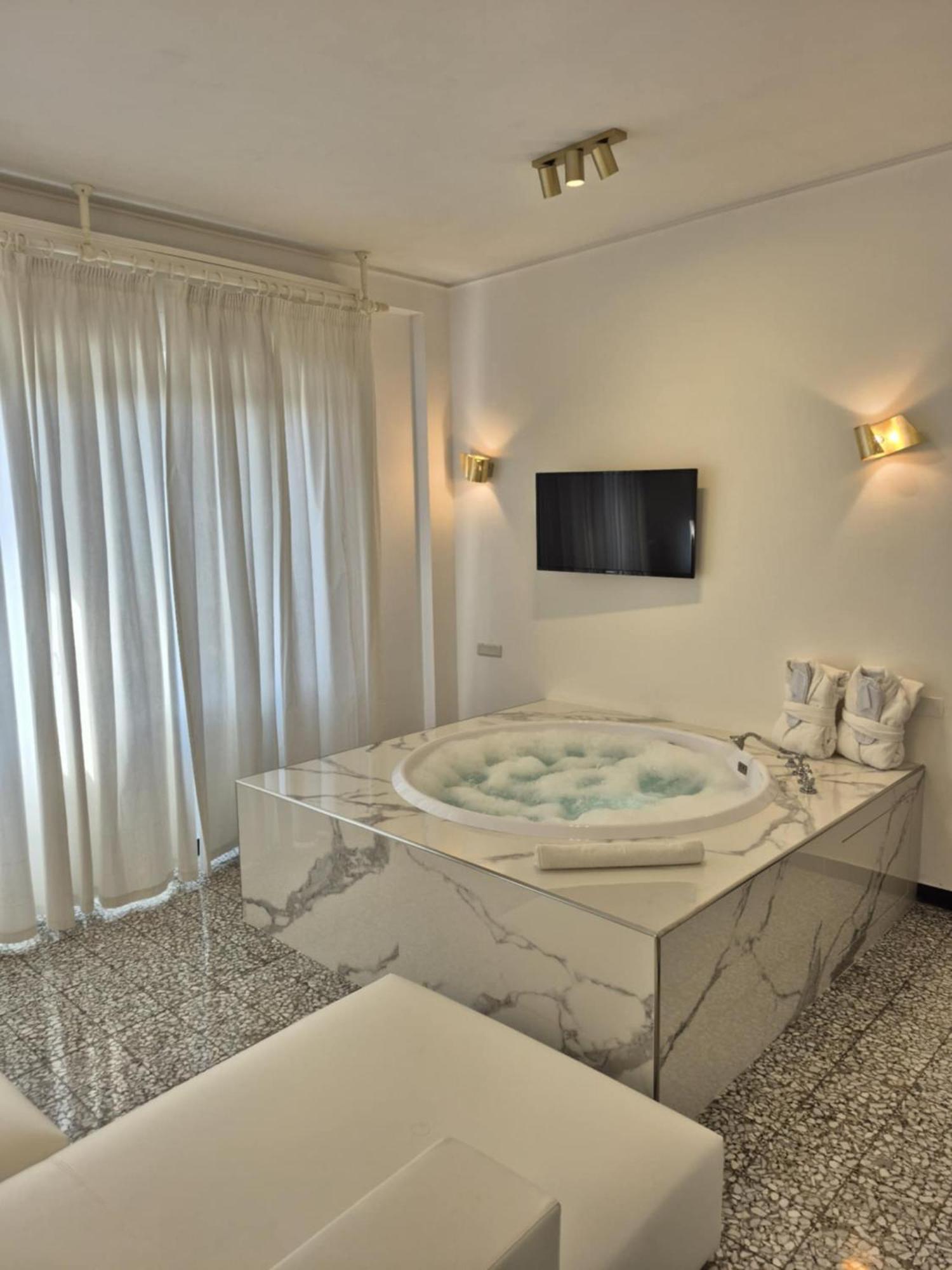 Eveline Portosole Hotel Sanremo Eksteriør billede