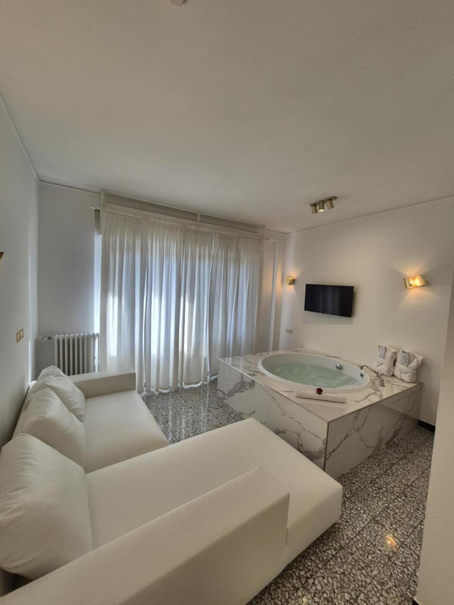 Eveline Portosole Hotel Sanremo Eksteriør billede